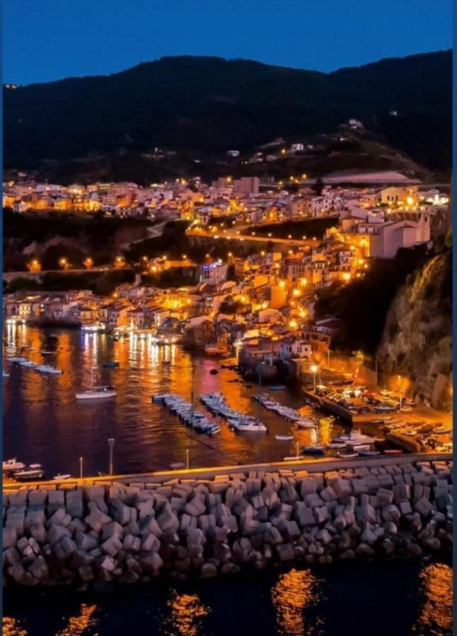Romeo E Giulietta Scilla