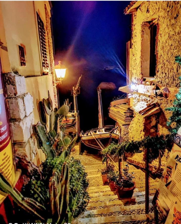 Romeo E Giulietta Scilla